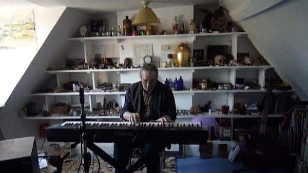 Artists in their residence – Roger Eno