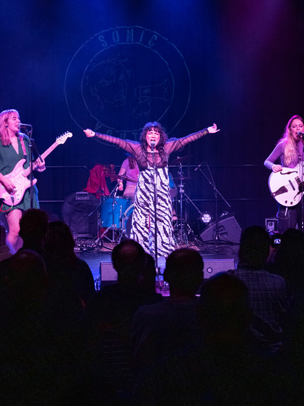 Peach Club performing